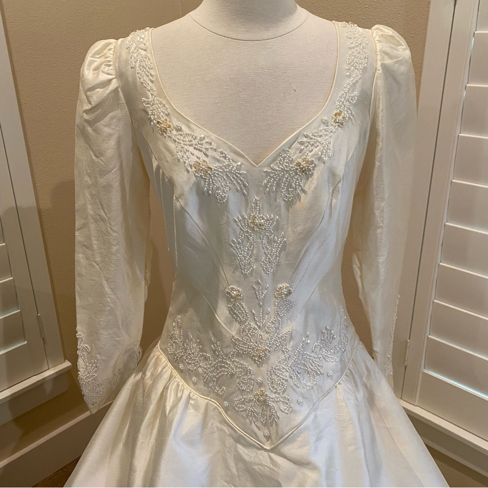 100% silk vintage Ivory Bridal Gown with straps with beaded bodice - Picture 7 of 16